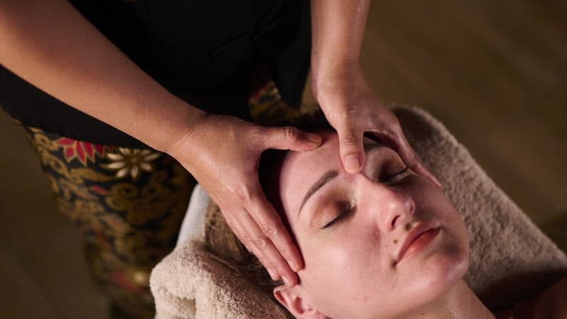 Joga dla twarzy – naturalny lifting bez skalpela